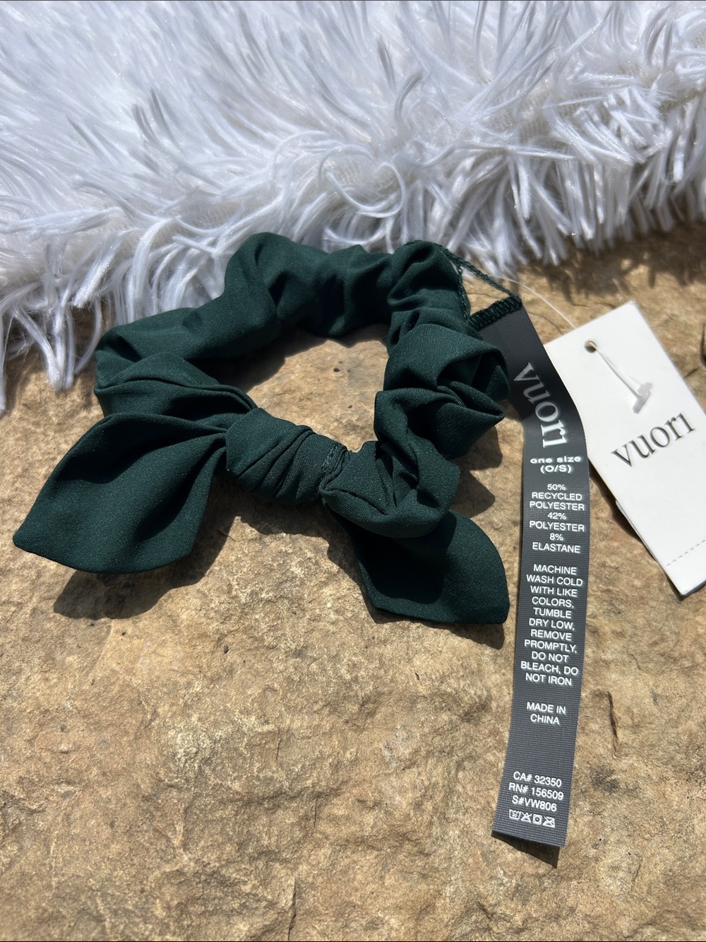 Vuori Scrunchie with Bow in Grass 
Dark Green Color
New with tags!